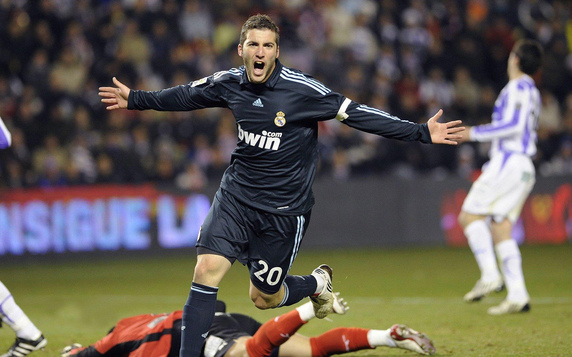 土超豪门最后冲刺锁定恰20，巴西国脚道格拉斯-路易斯成B计划